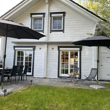 Charmantes Holzhaus Seeadler In Dranske, Ruegen Holiday home